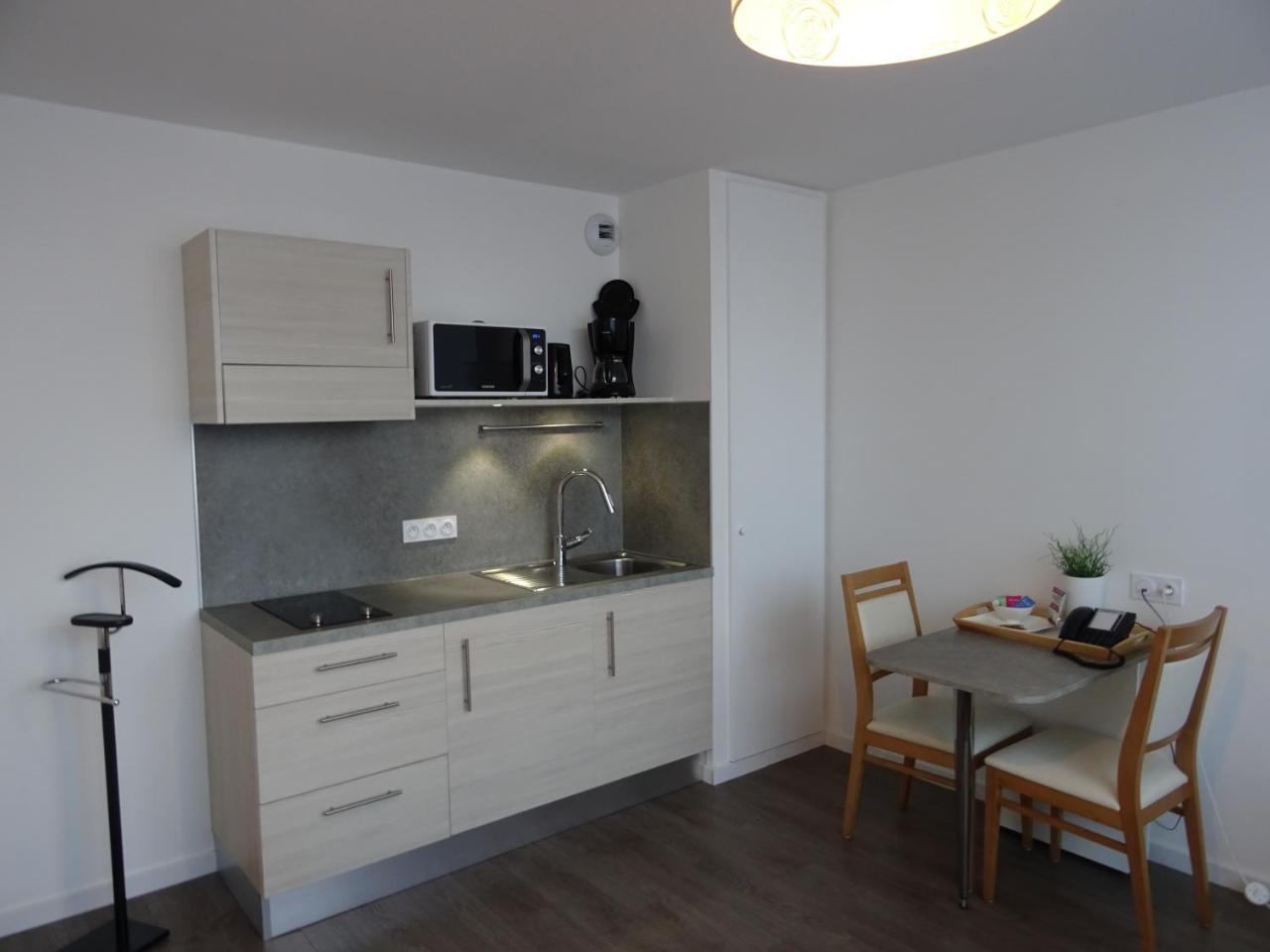 Aparthotel Domitys Les Sarments Blonds Montpellier Esterno foto