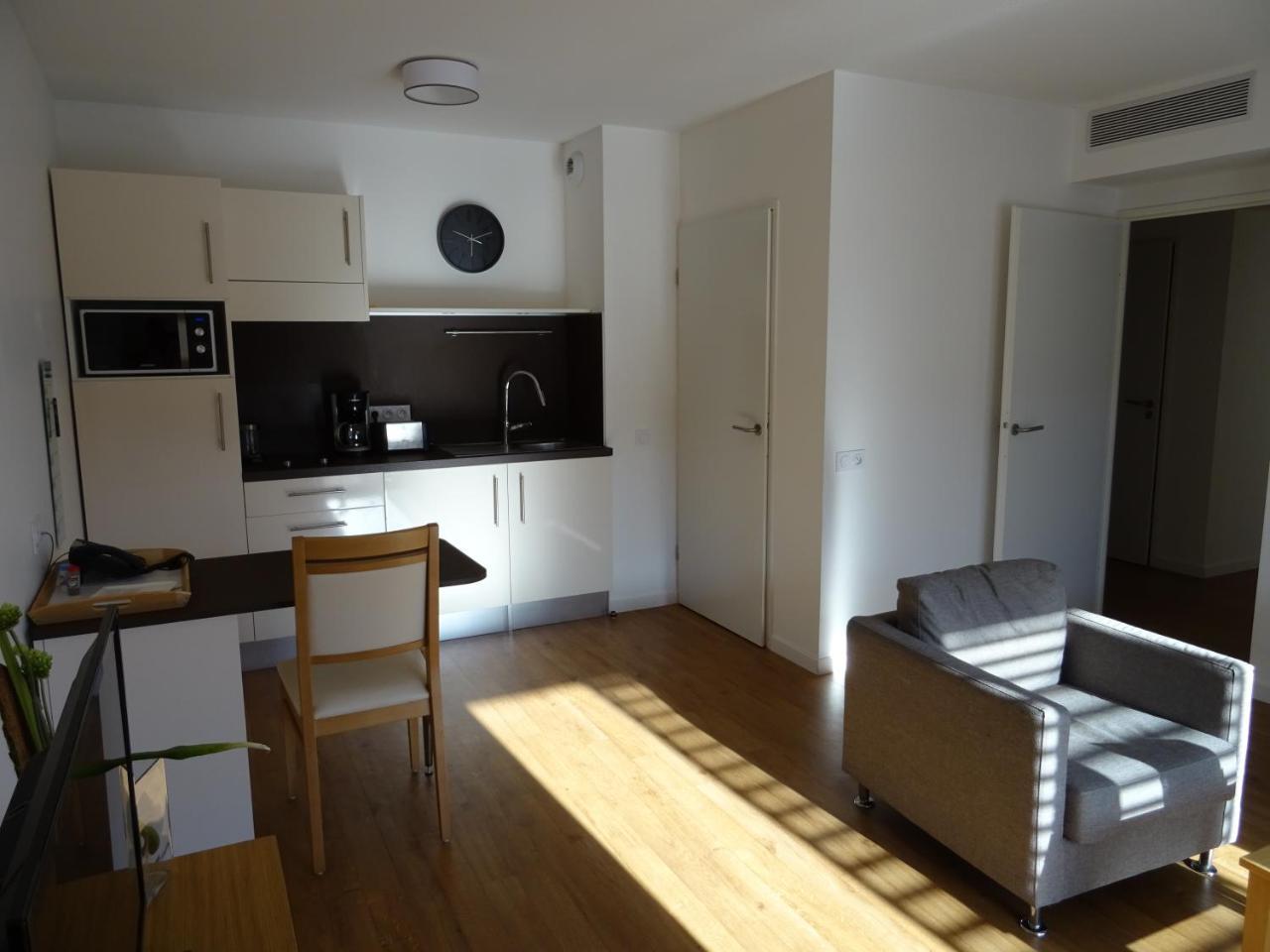 Aparthotel Domitys Les Sarments Blonds Montpellier Esterno foto